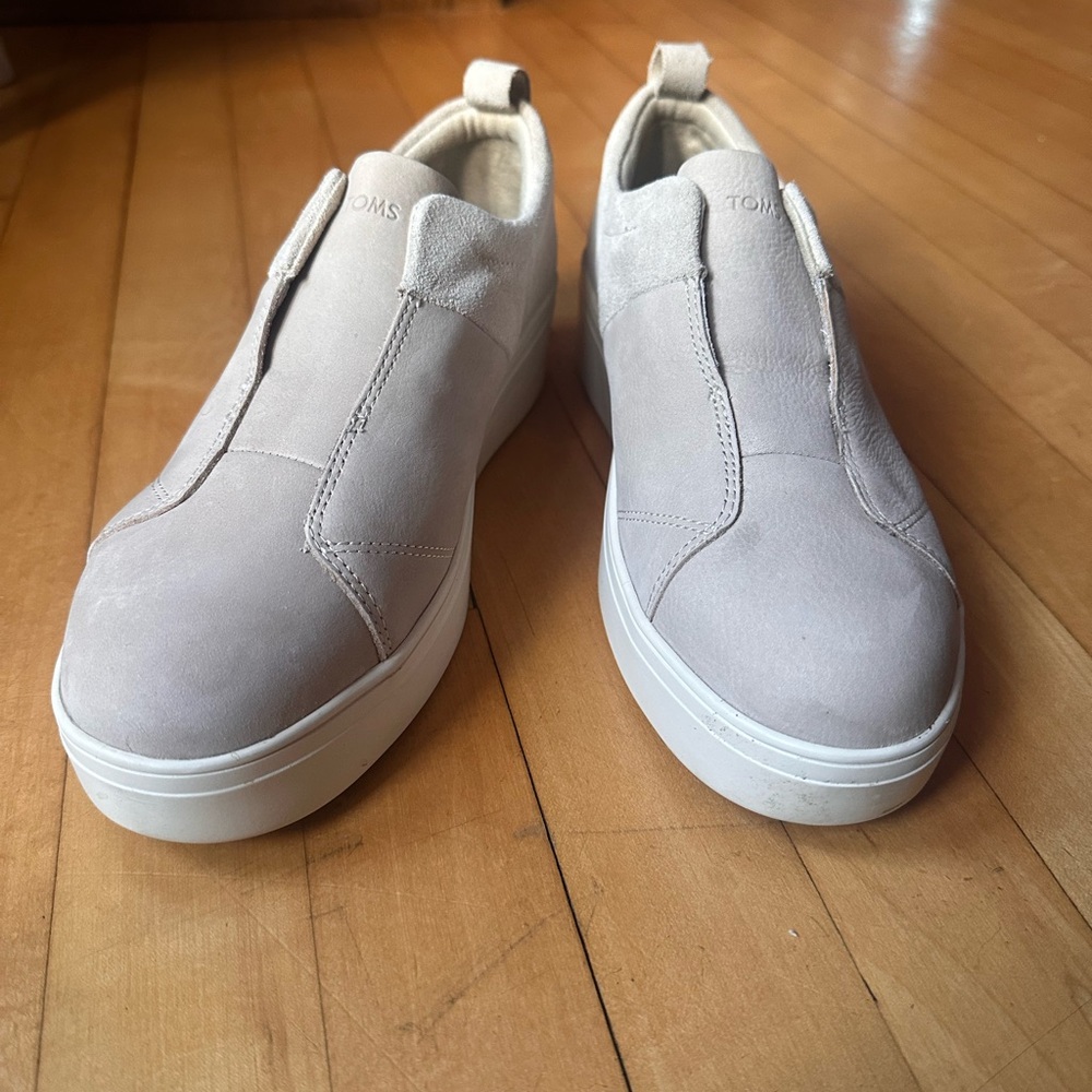 TOMS Light Tan Beige Casual Slip-Ons